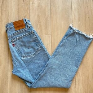 Levi’s Wedgie Straight jeans (from Aritzia)